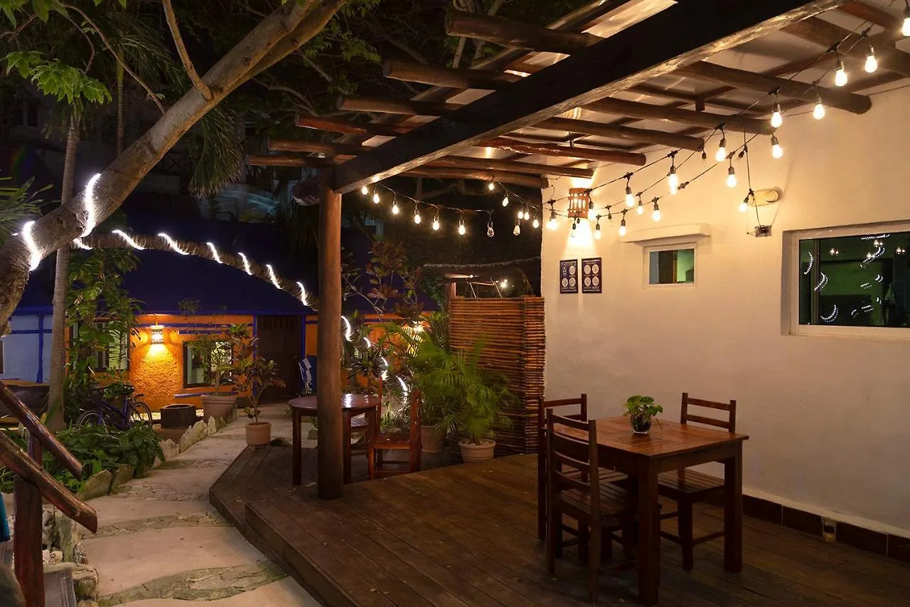 **  Hotel Amar Inn Puerto Morelos Mexico