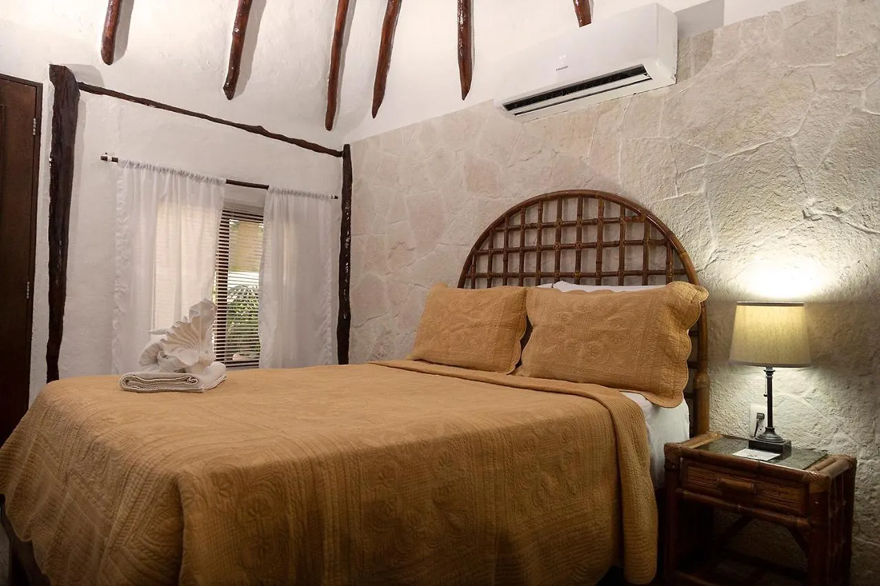 Hotel Amar Inn Puerto Morelos